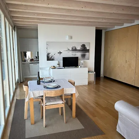 펜션 The House On The Shore 데르비오