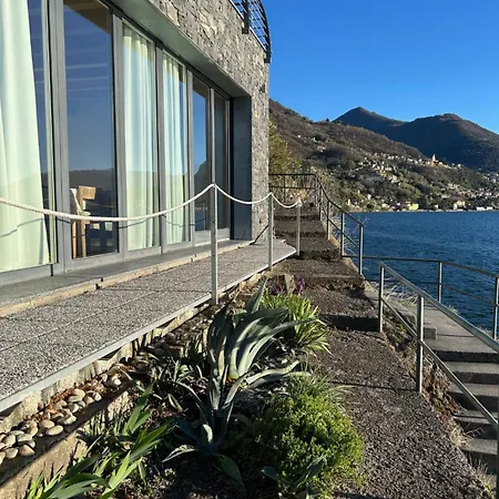 The House On The Shore Hébergement de vacances *